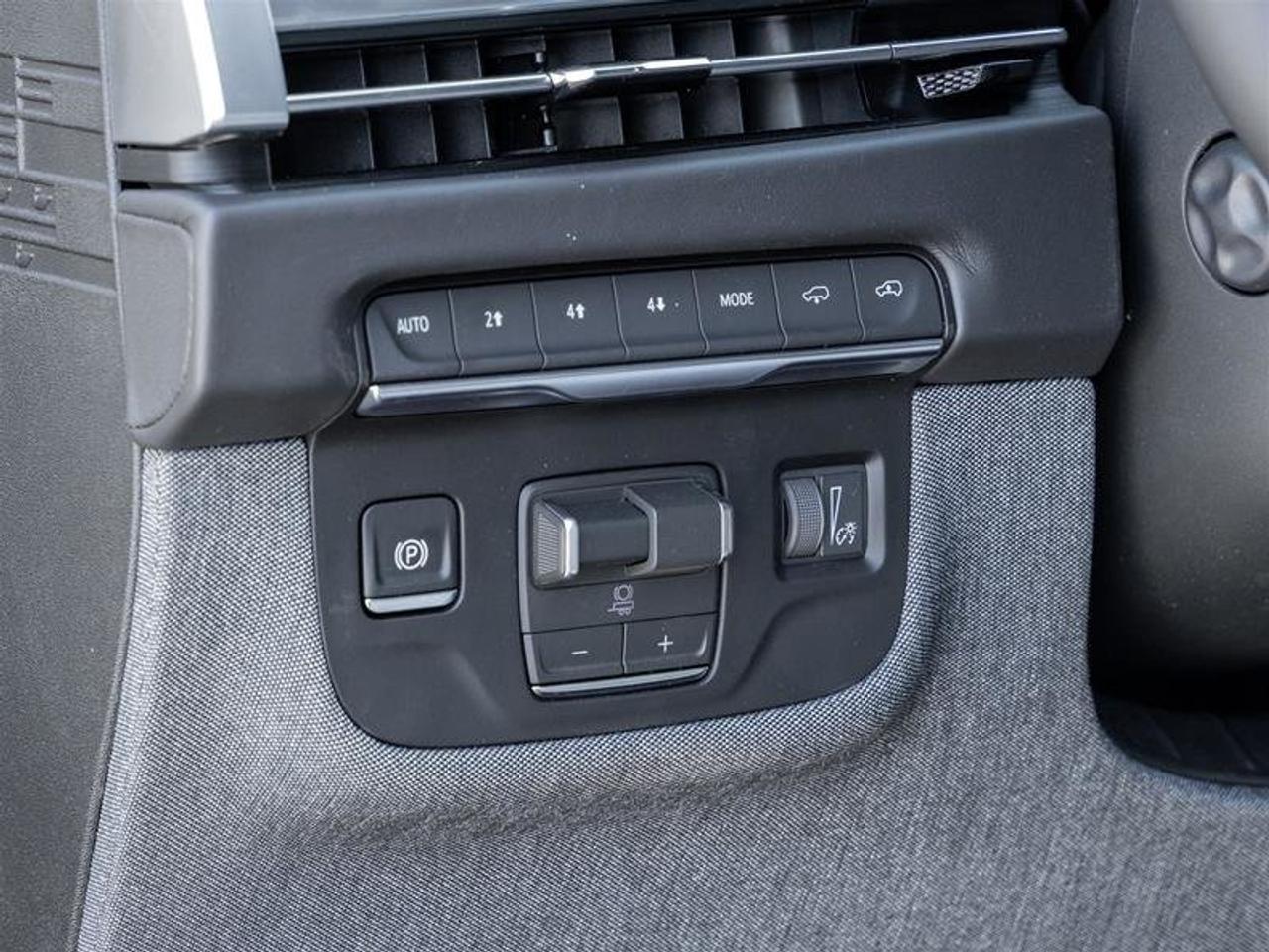 2026 Cadillac Escalade ESV Platinum Sport Photo