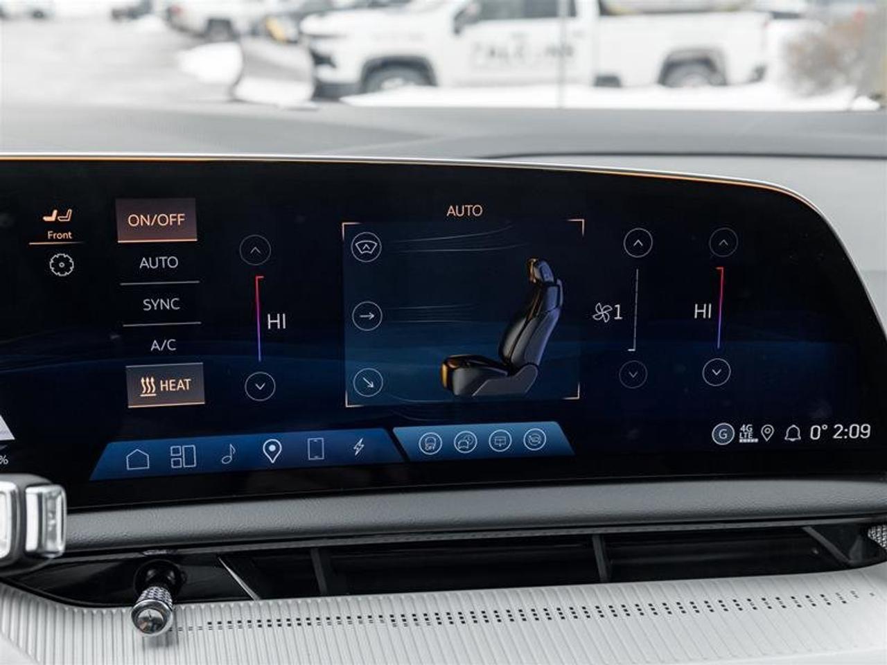 2026 Cadillac OPTIQ Luxury Photo