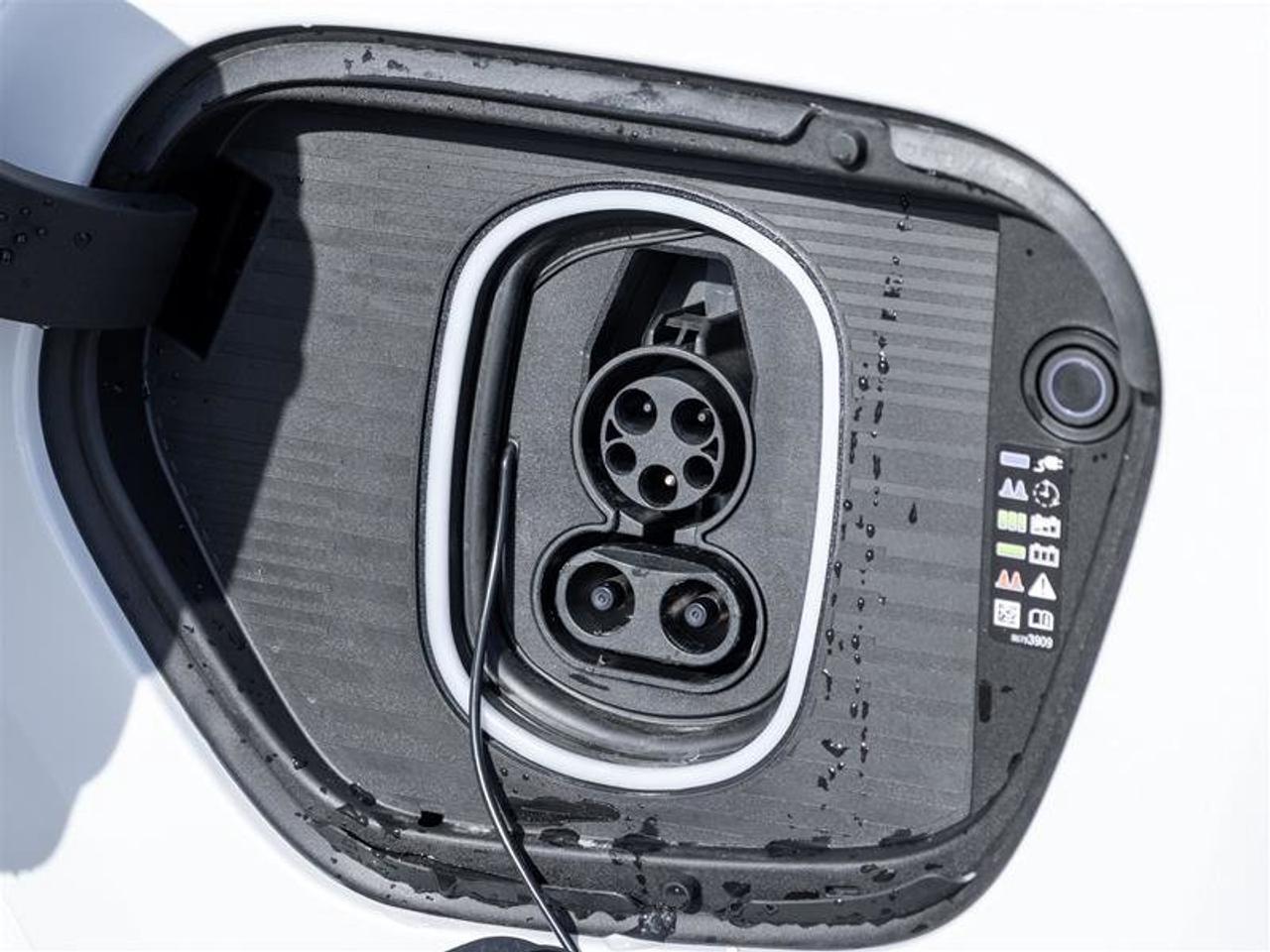 2026 Cadillac Escalade IQ Premium Sport Photo4