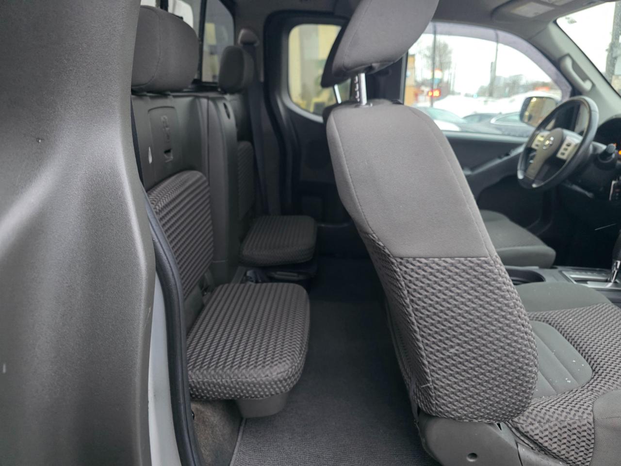 2015 Nissan Frontier SV Backup Camera | Bluetooth Photo