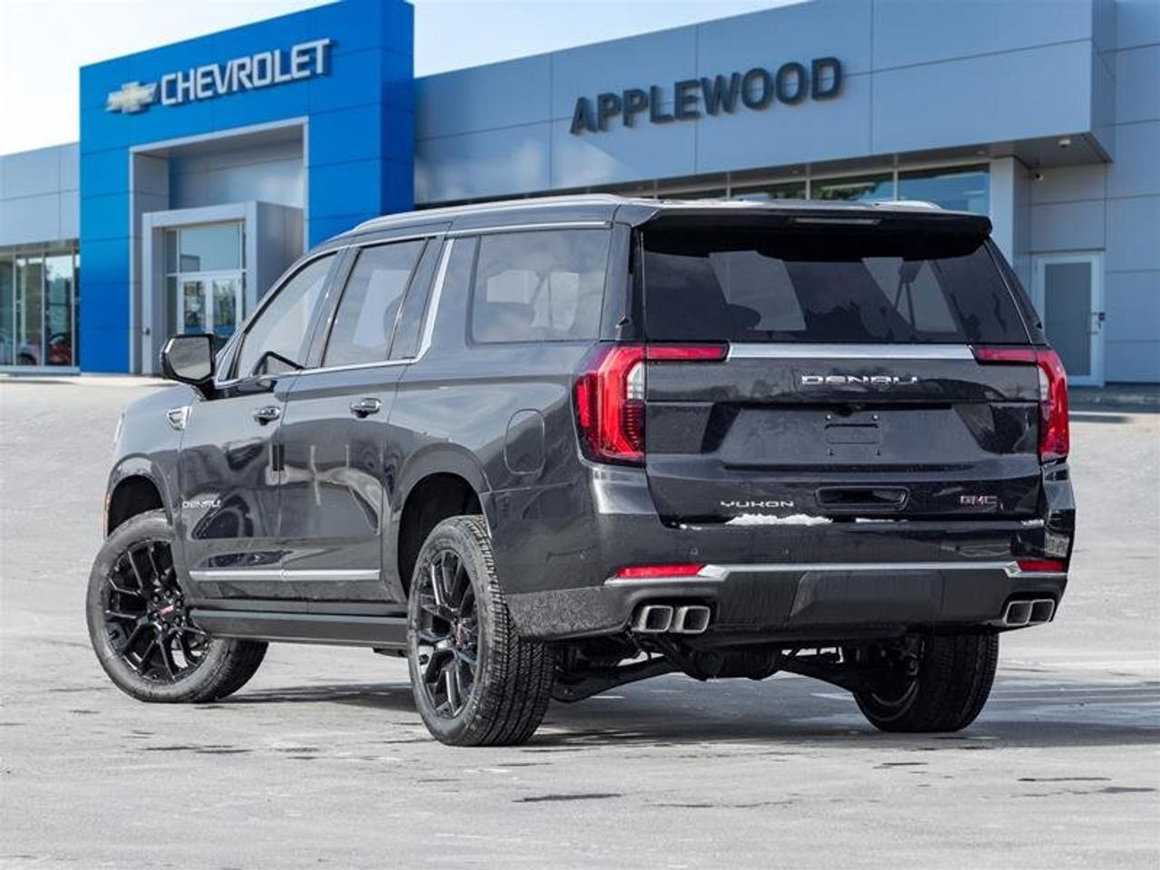 2026 GMC Yukon XL Denali Photo4