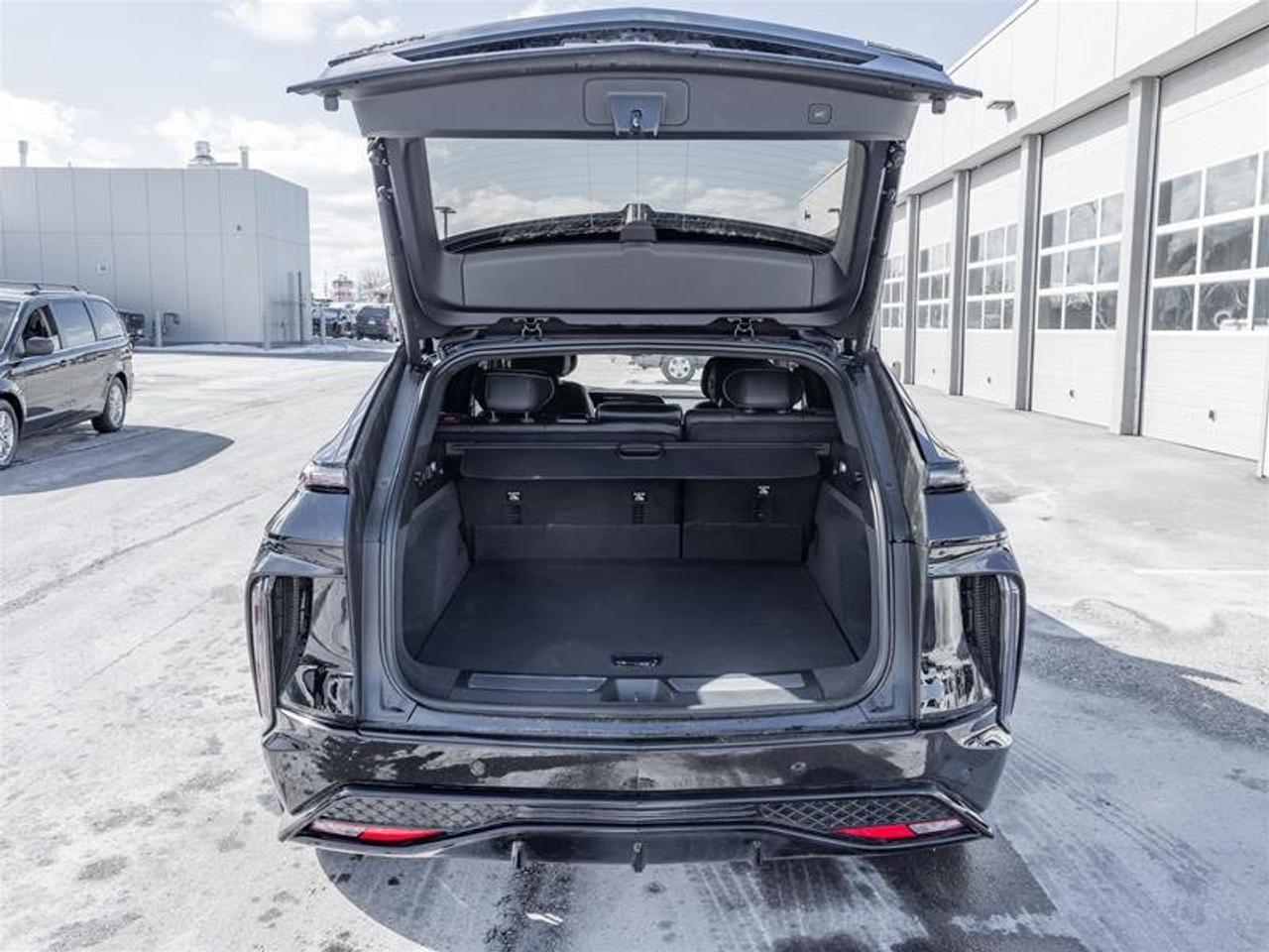 2026 Cadillac LYRIQ LYRIQ-V Premium Photo