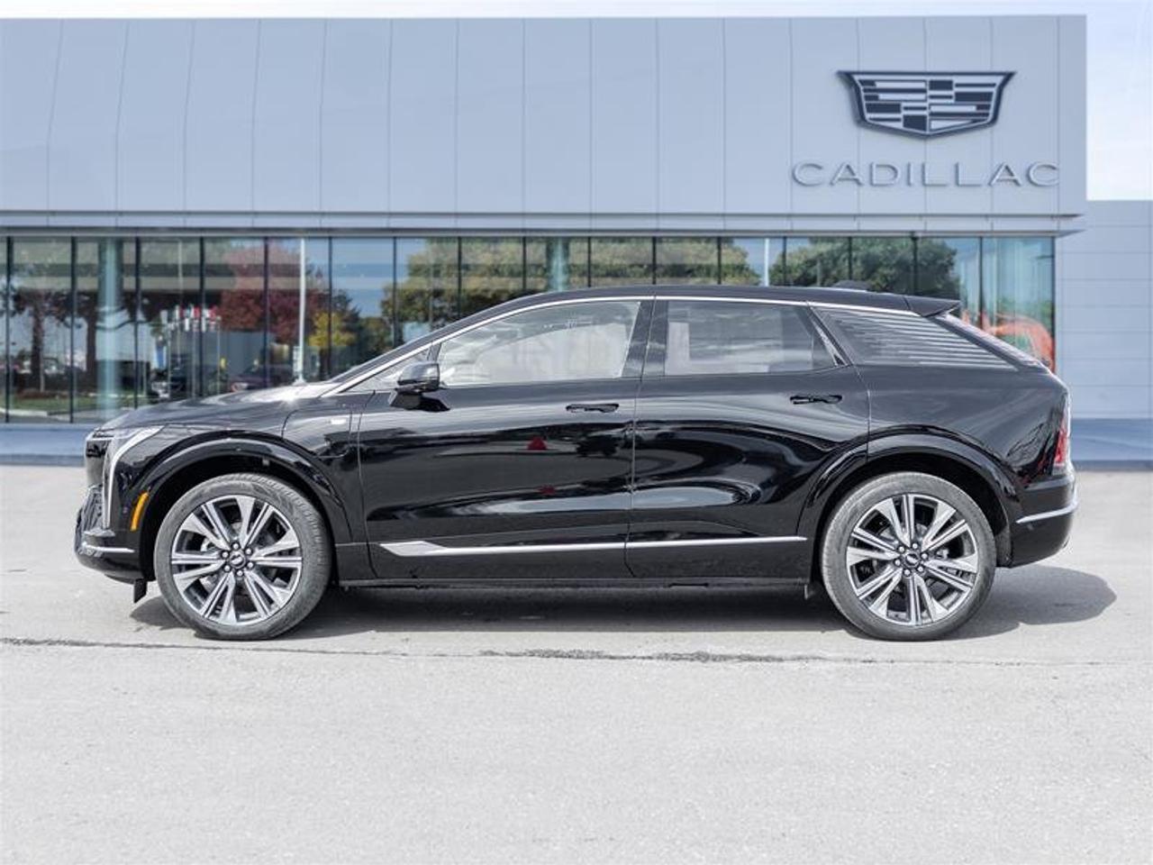 2026 Cadillac OPTIQ Premium Luxury Photo2