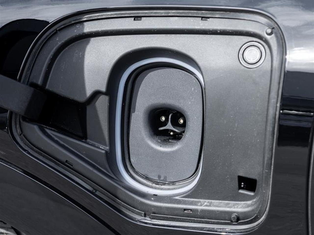 2026 Cadillac OPTIQ Premium Luxury Photo4