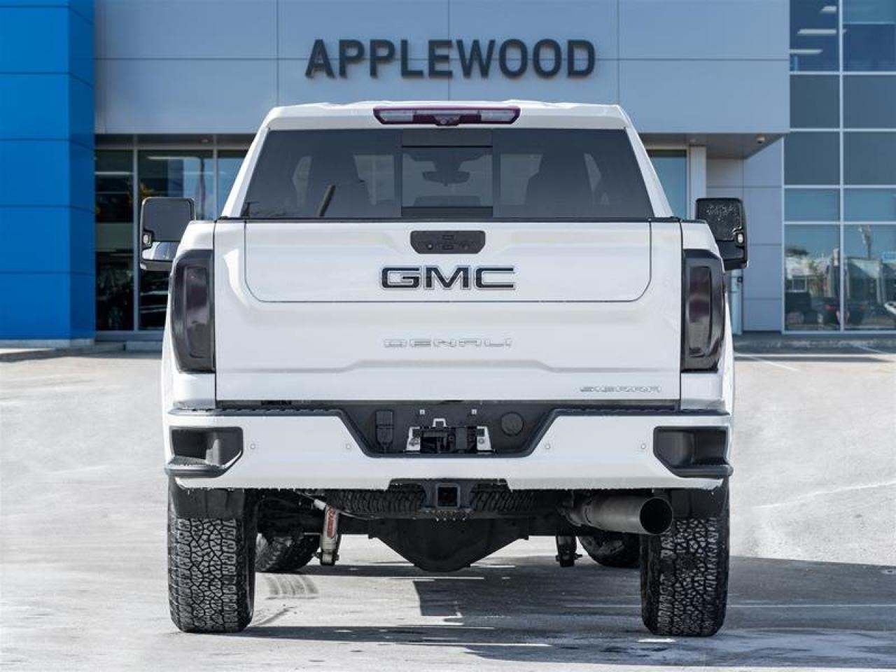 2023 GMC Sierra 2500 Crew Cab 4x4 Denali Standard Box Photo