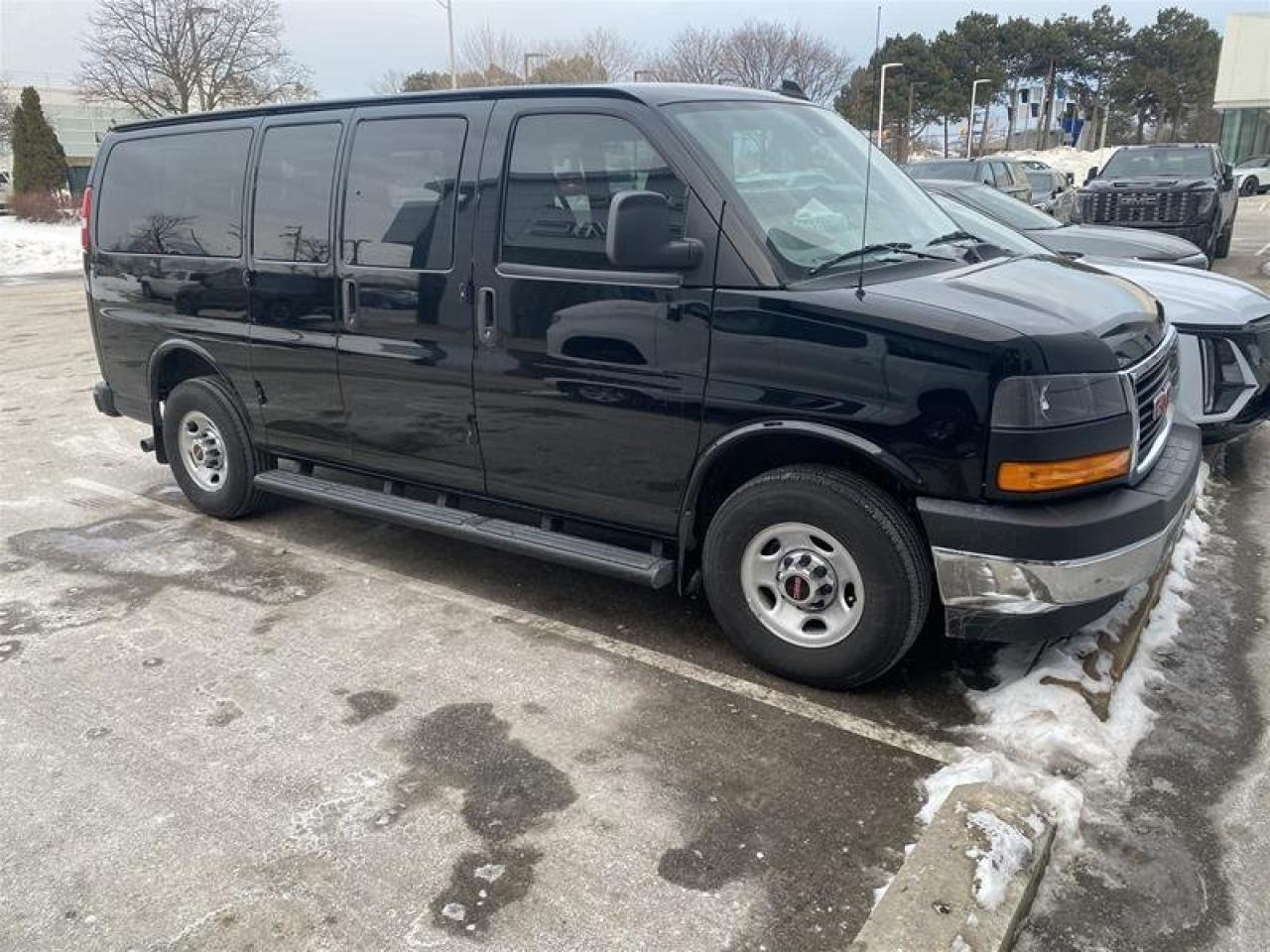 2025 GMC Savana Passenger RWD 2500 135 LT Photo0