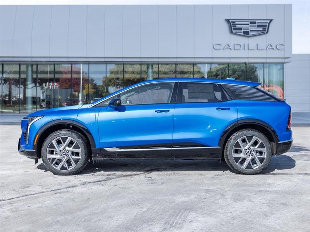 2026 Cadillac OPTIQ Luxury Photo2