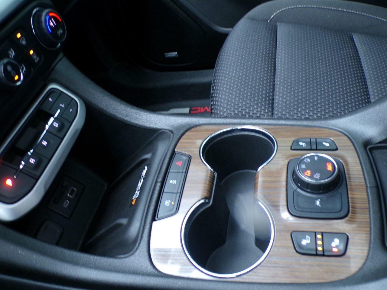 2023 GMC Acadia AWD SLE Photo