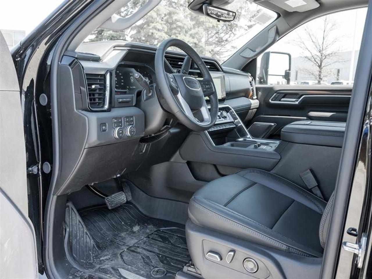 2026 GMC SIERRA 2500HD Crew Cab Standard Box 4-Wheel Drive Denali Photo