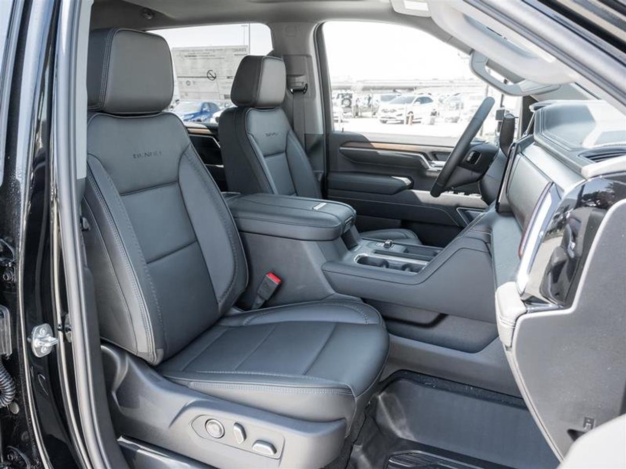 2026 GMC SIERRA 2500HD Crew Cab Standard Box 4-Wheel Drive Denali Photo