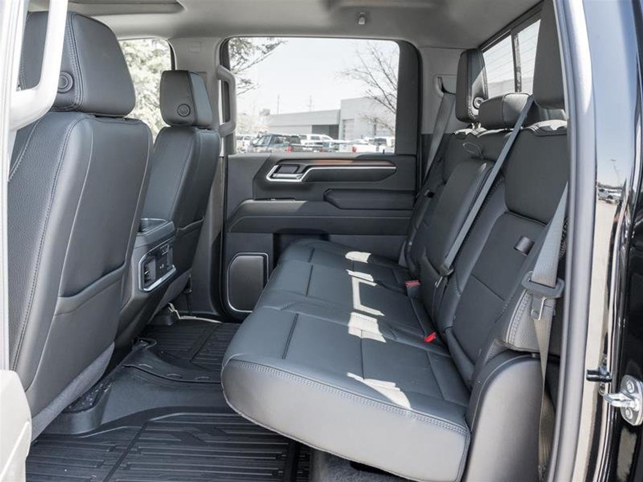 2026 GMC SIERRA 2500HD Crew Cab Standard Box 4-Wheel Drive Denali Photo