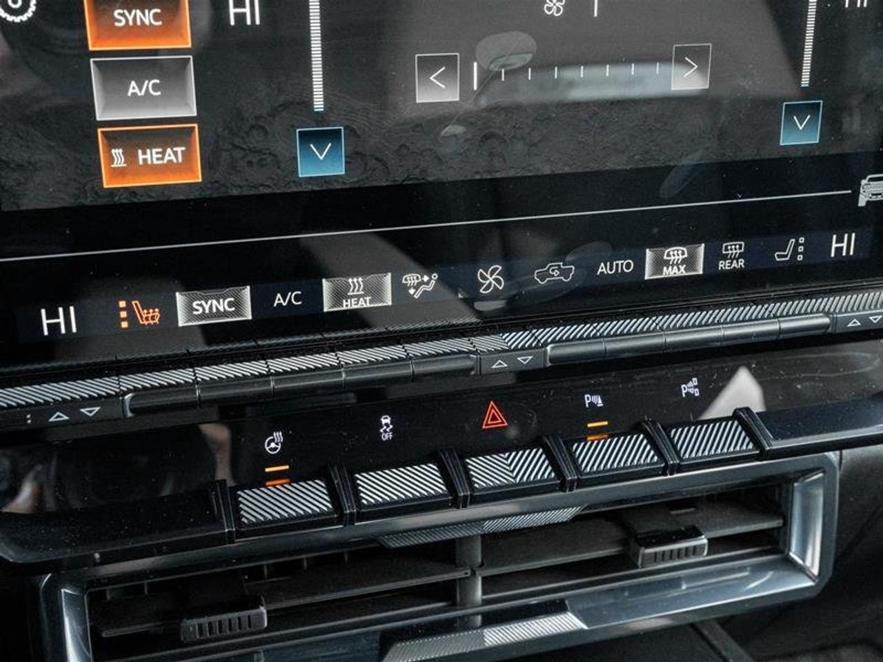 2026 GMC HUMMER EV SUV 2X Photo