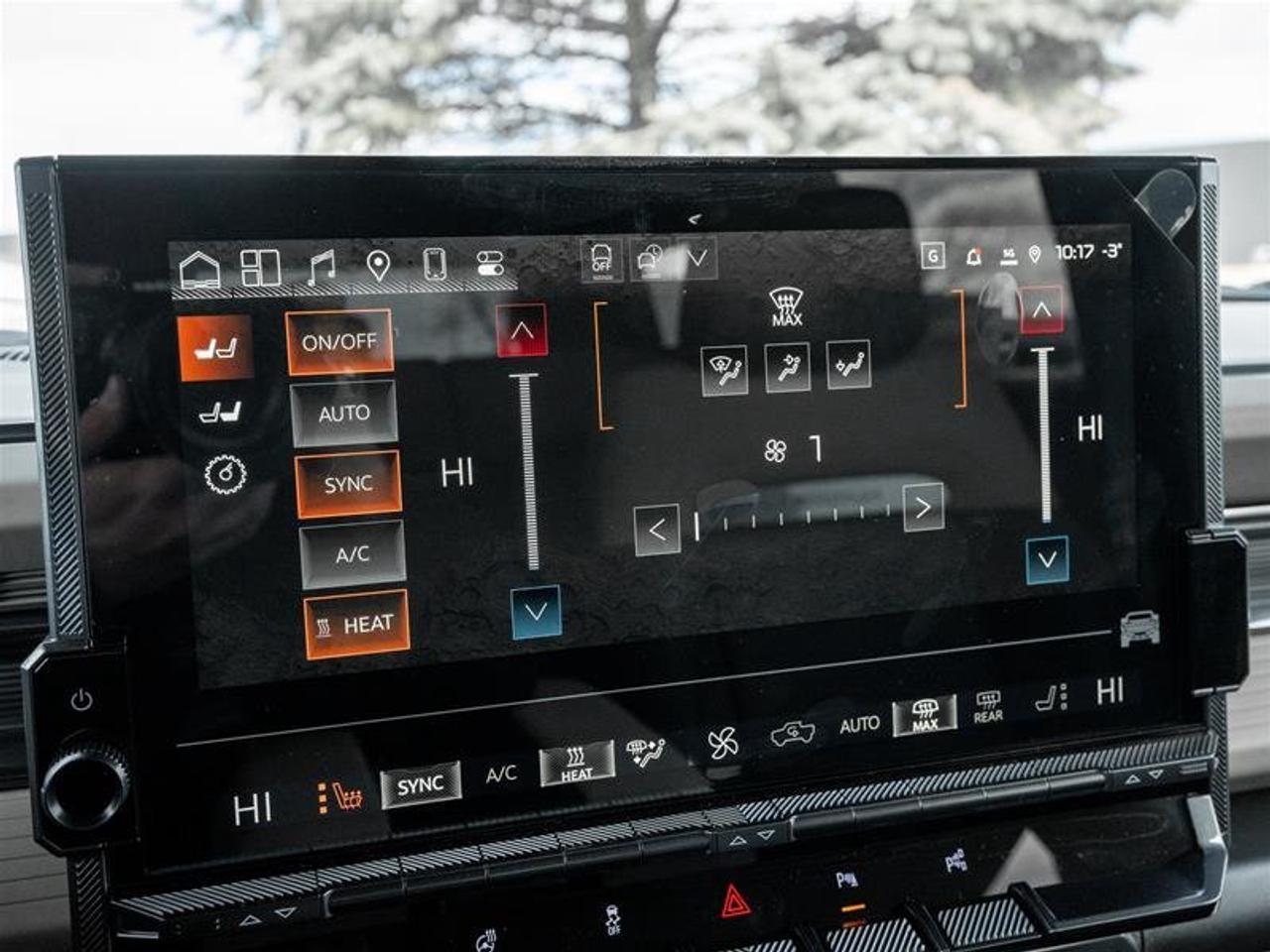 2026 GMC HUMMER EV SUV 2X Photo