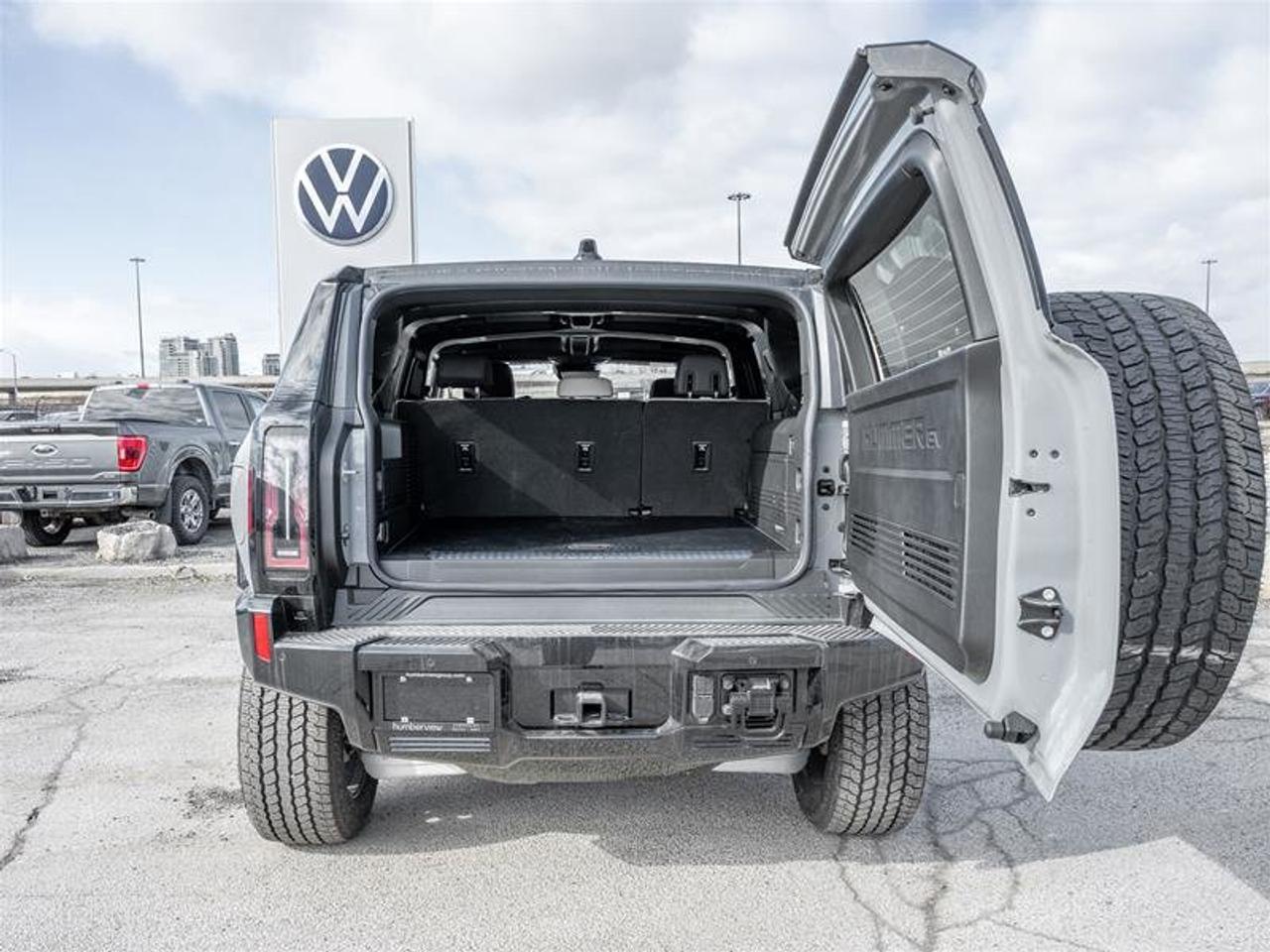 2026 GMC HUMMER EV SUV 2X Photo