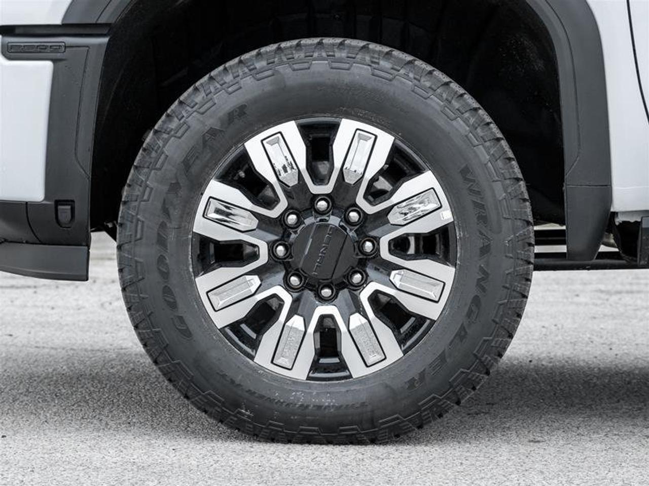 2026 GMC Sierra 2500 HD DENALI Photo