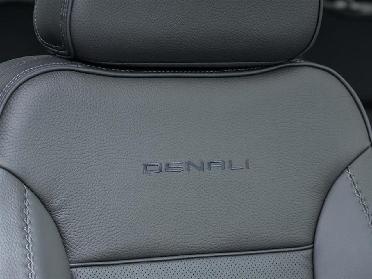 2026 GMC Sierra 2500 HD DENALI Photo