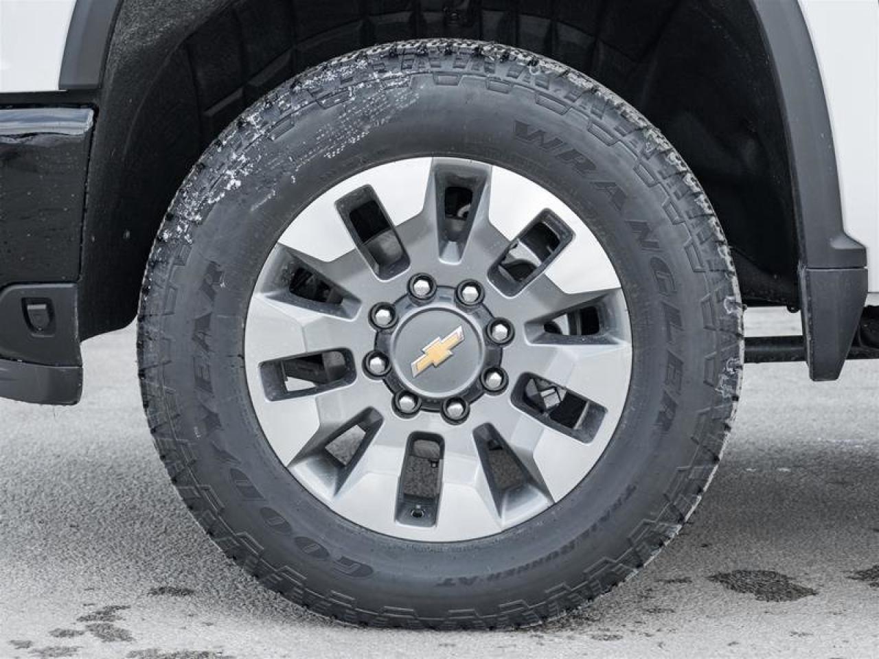 2026 Chevrolet Silverado 2500 HD CUSTOM Photo3