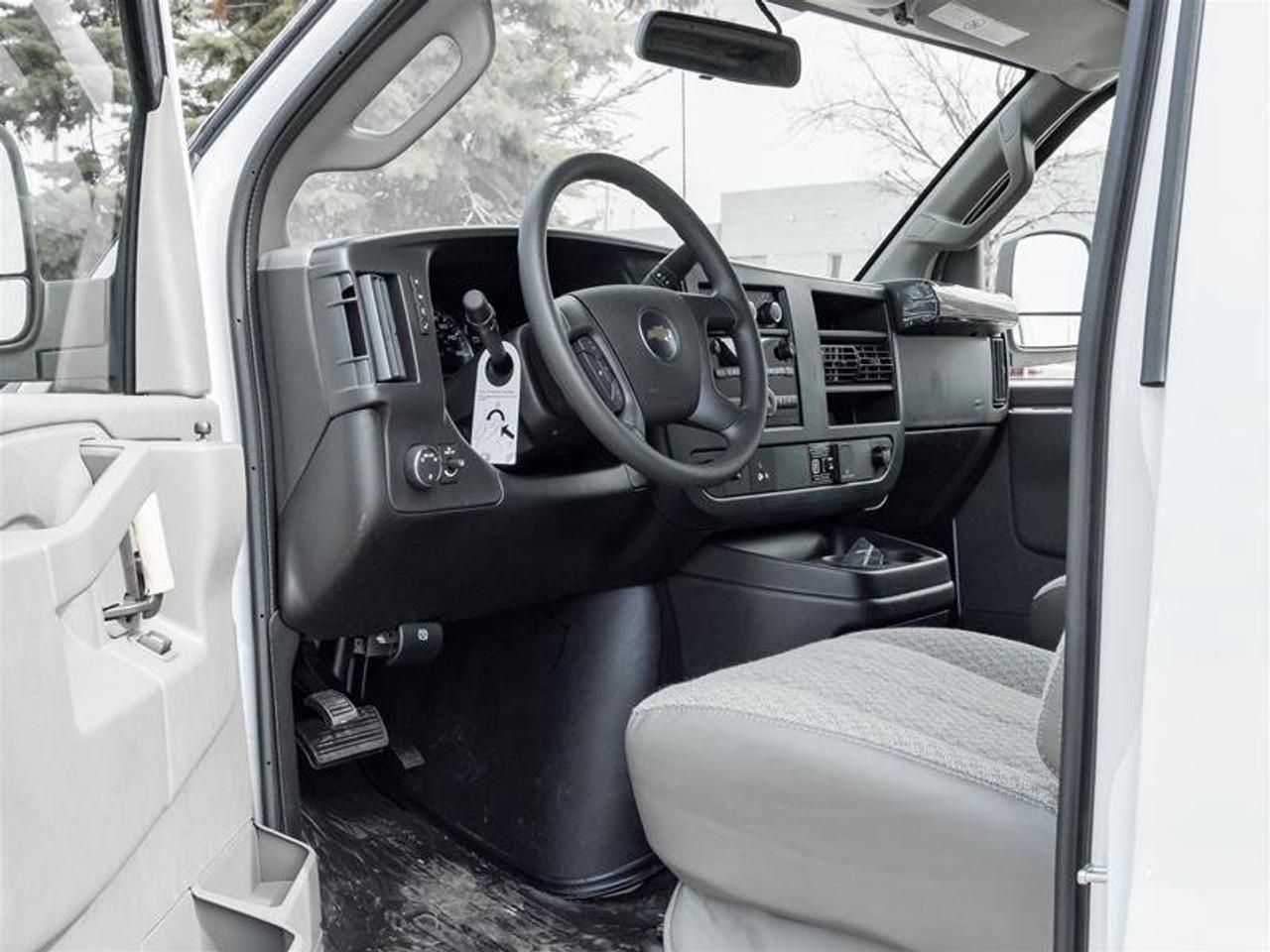 2026 Chevrolet Express Cargo 2500 WT 135'' Photo