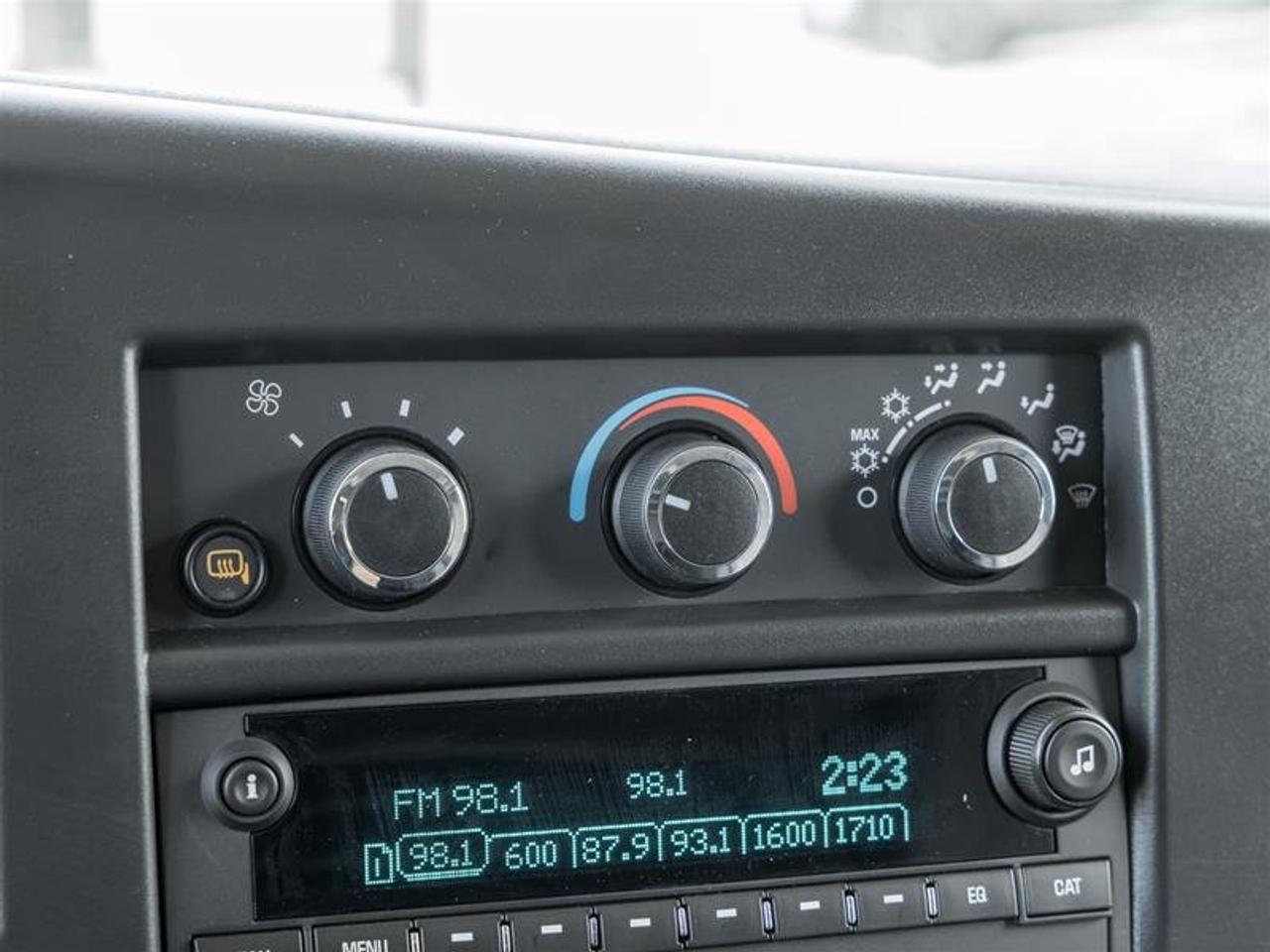 2026 Chevrolet Express Cargo 2500 WT 135'' Photo