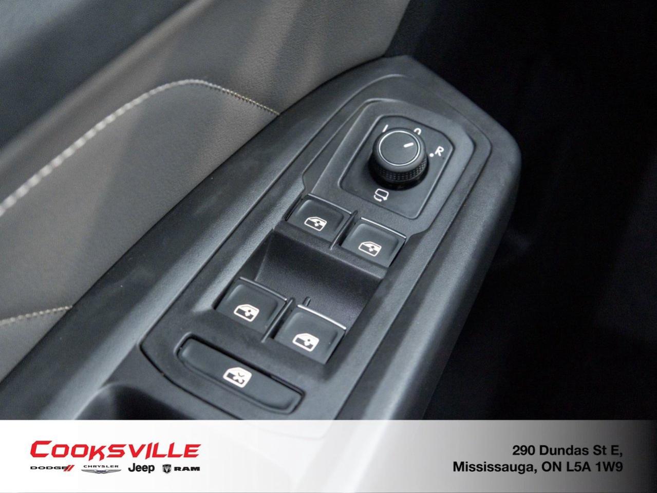 2023 Volkswagen Atlas Execline 3.6L 8sp at w/Tip 4MOTION Photo