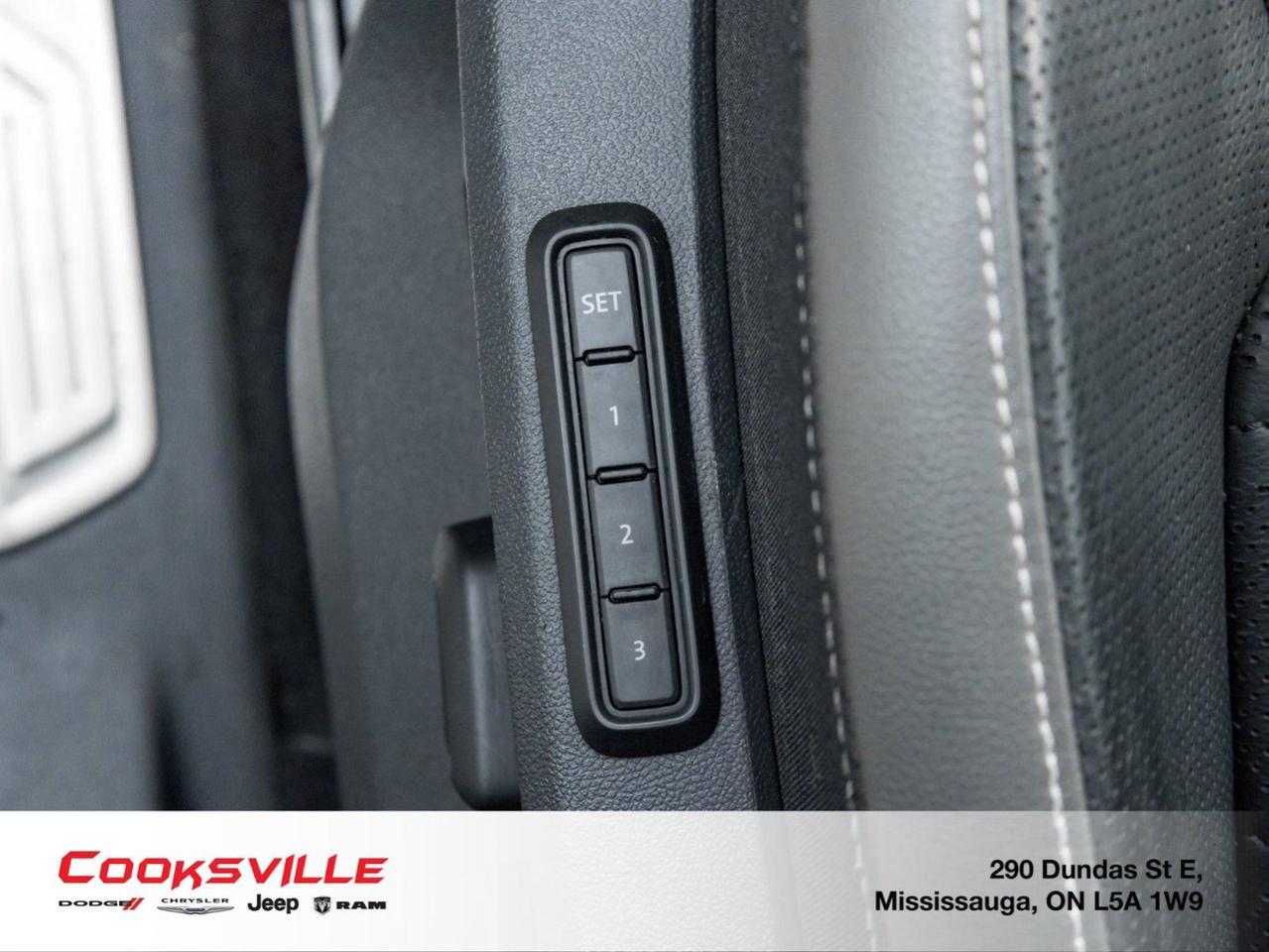 2023 Volkswagen Atlas Execline 3.6L 8sp at w/Tip 4MOTION Photo