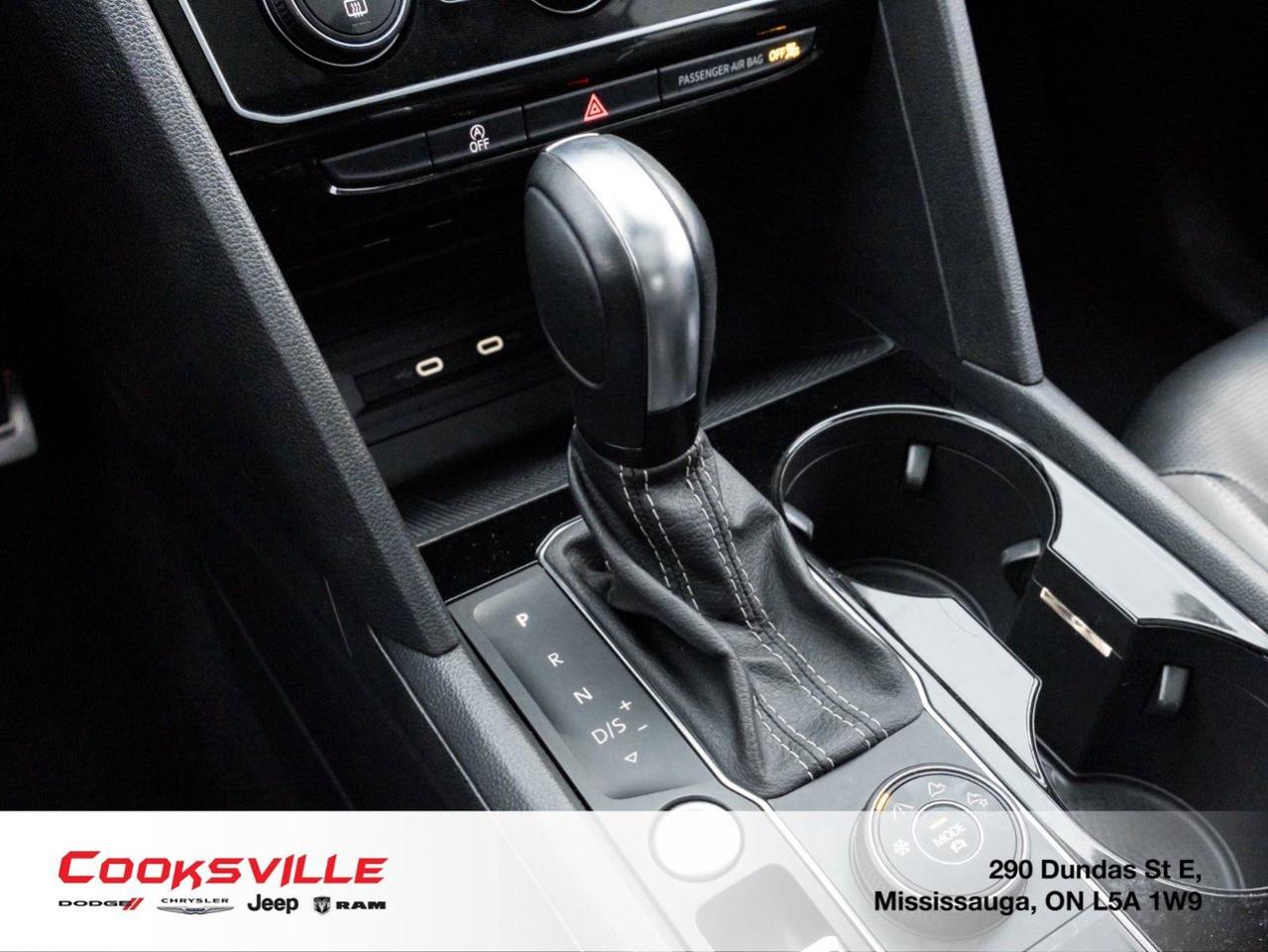 2023 Volkswagen Atlas Execline 3.6L 8sp at w/Tip 4MOTION Photo