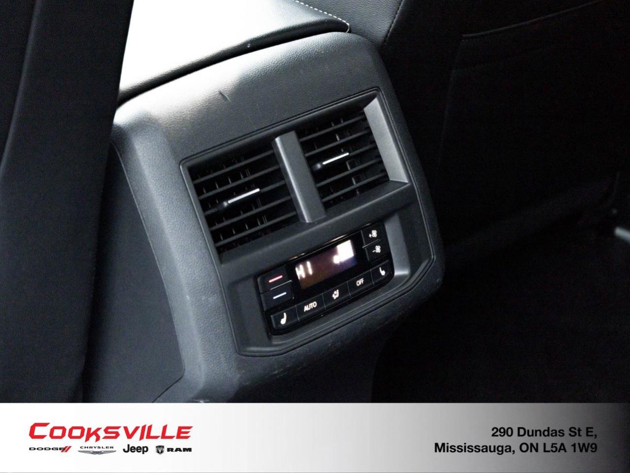 2023 Volkswagen Atlas Execline 3.6L 8sp at w/Tip 4MOTION Photo