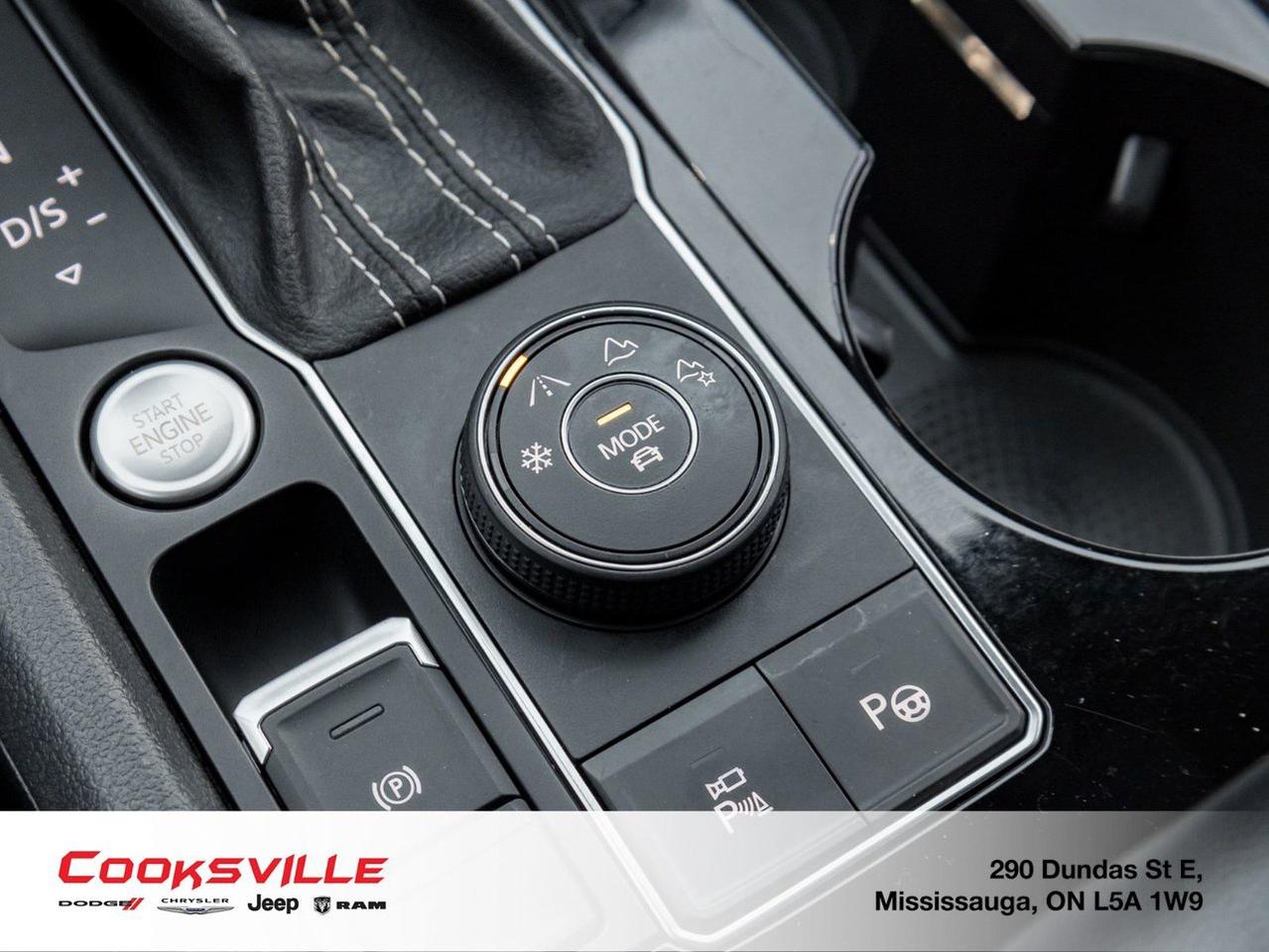 2023 Volkswagen Atlas Execline 3.6L 8sp at w/Tip 4MOTION Photo