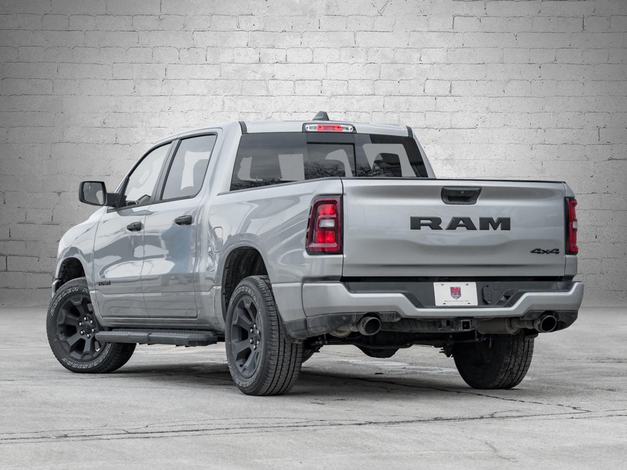 2026 RAM 1500 Express Photo4
