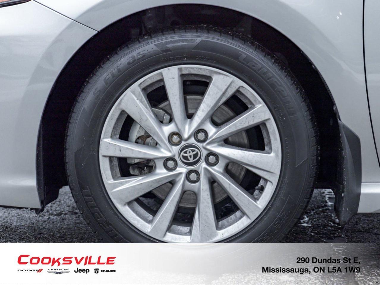 2024 Toyota Camry SE Photo