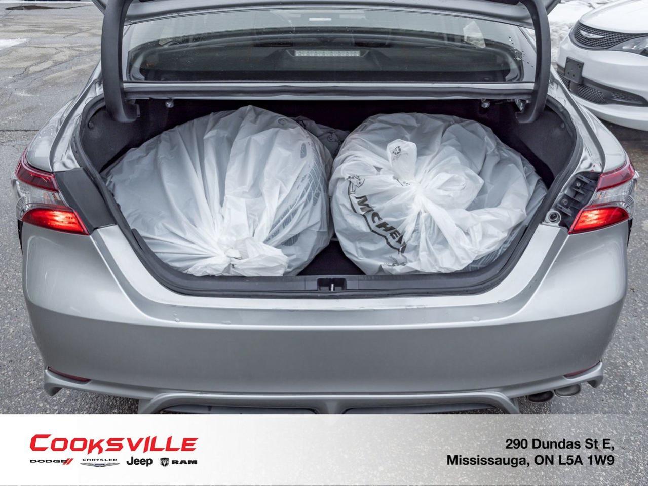 2024 Toyota Camry SE Photo