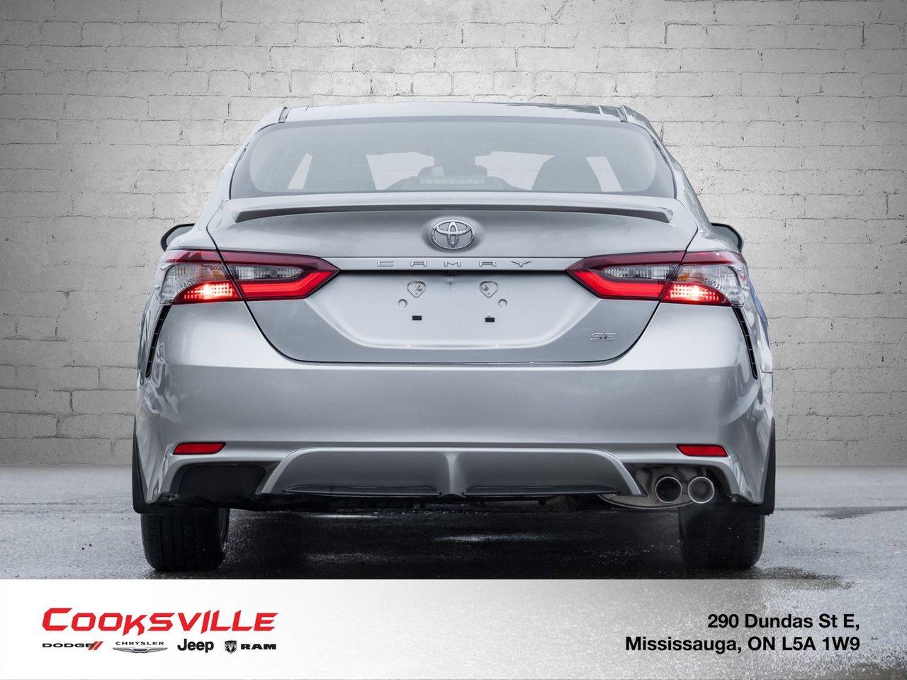 2024 Toyota Camry SE Photo