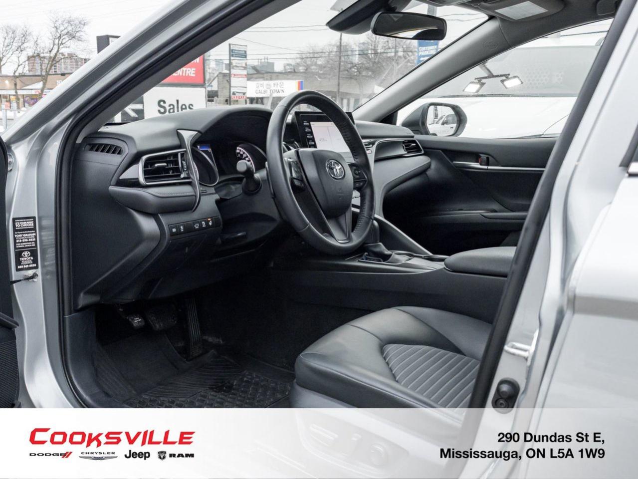 2024 Toyota Camry SE Photo