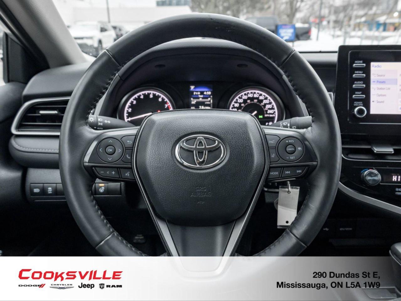 2024 Toyota Camry SE Photo