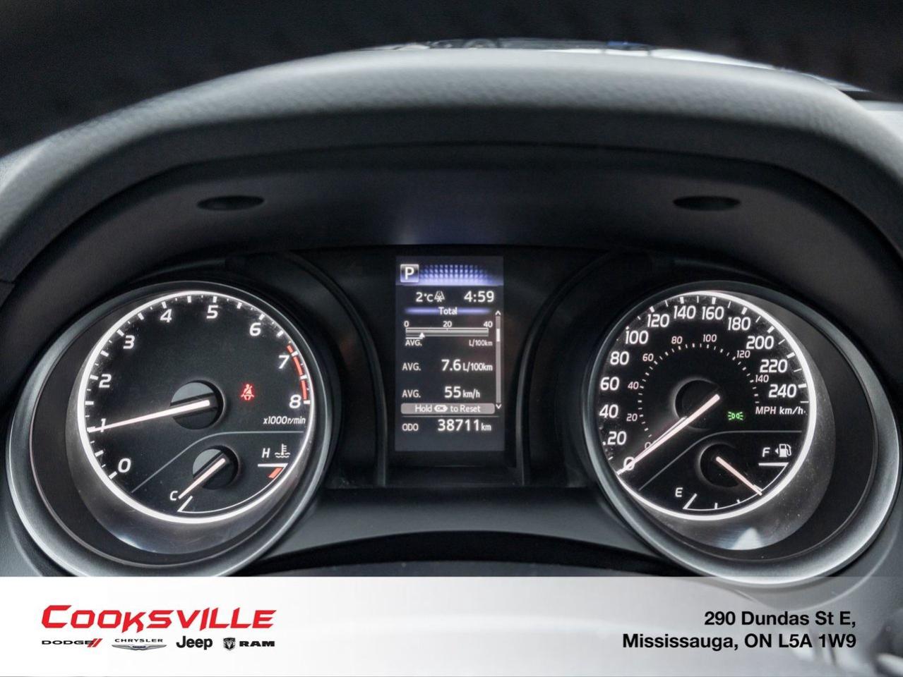 2024 Toyota Camry SE Photo