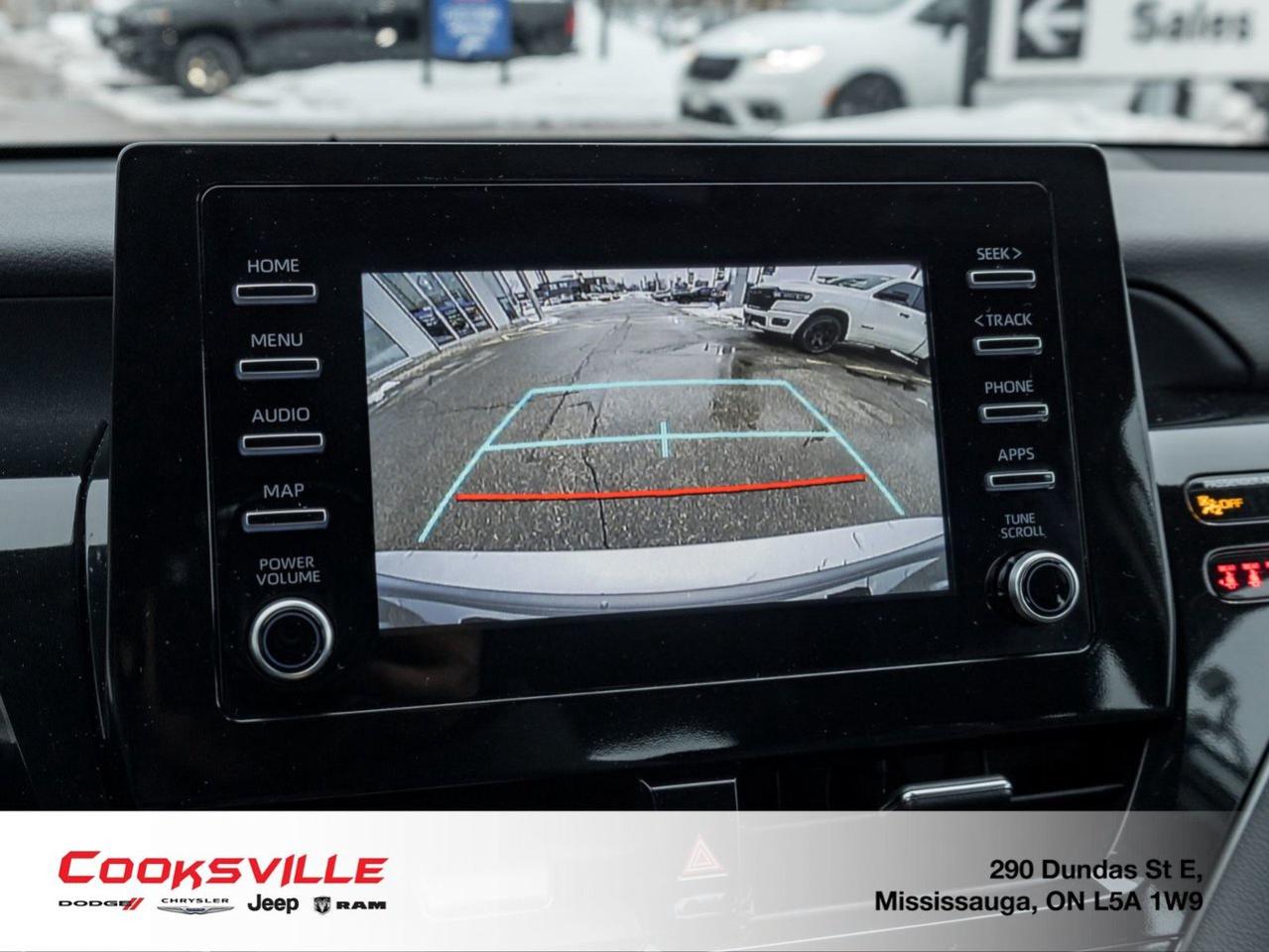 2024 Toyota Camry SE Photo