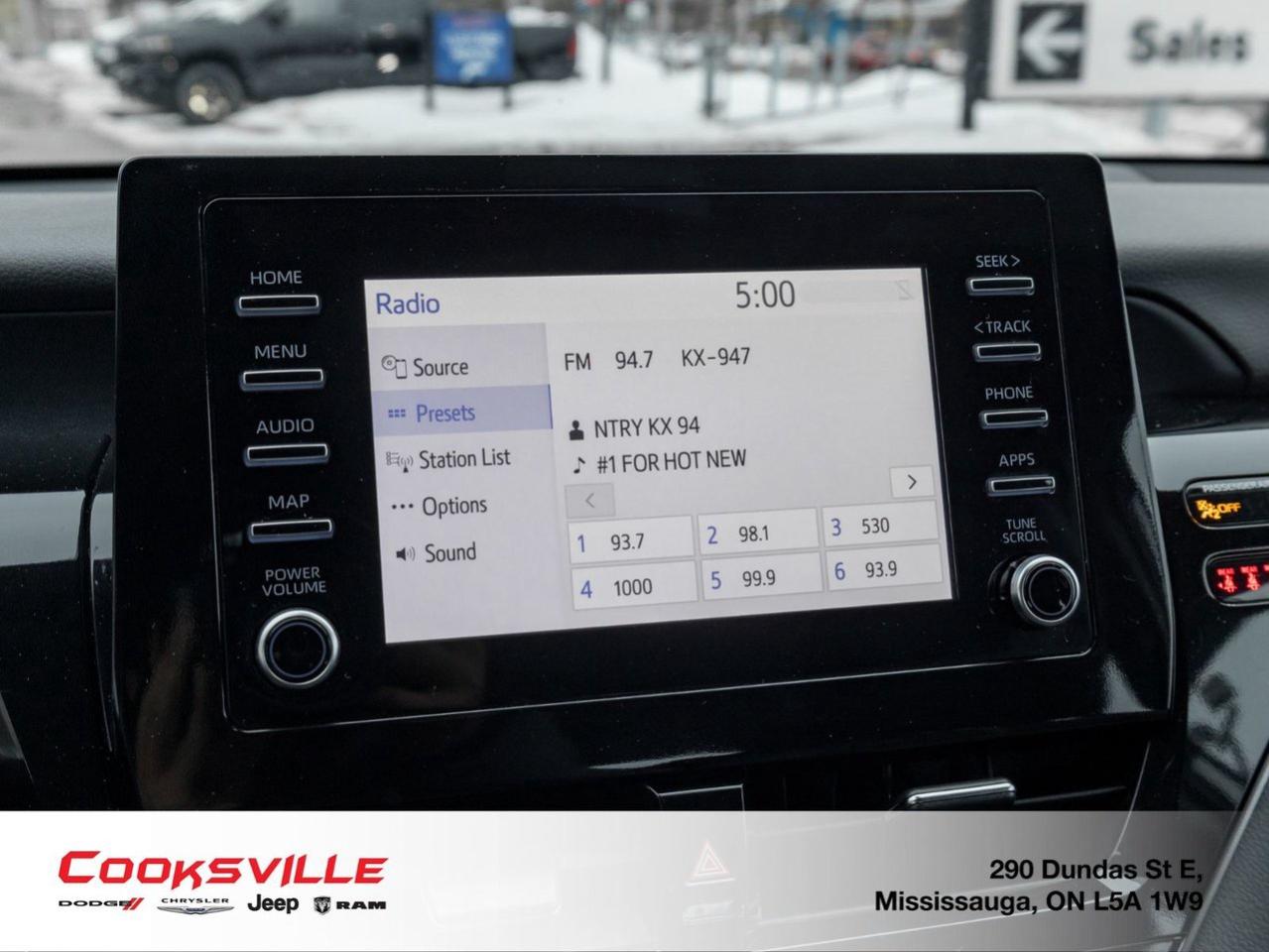 2024 Toyota Camry SE Photo