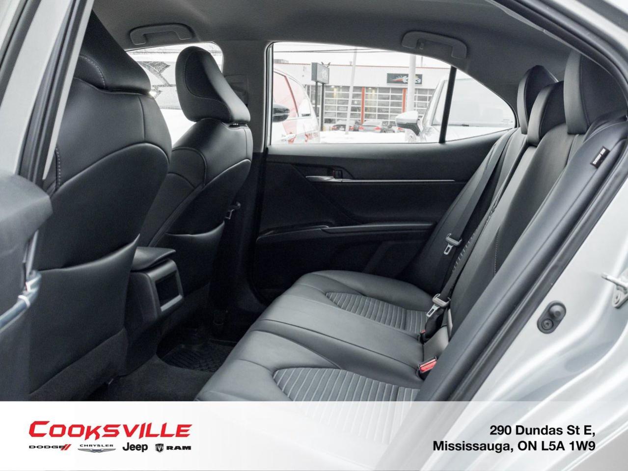 2024 Toyota Camry SE Photo