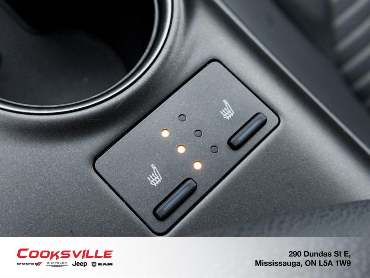 2024 Toyota Camry SE Photo