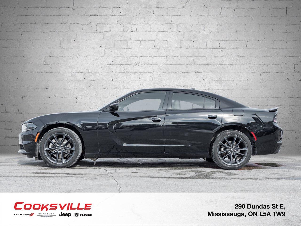 2023 Dodge Charger SXT AWD Photo2