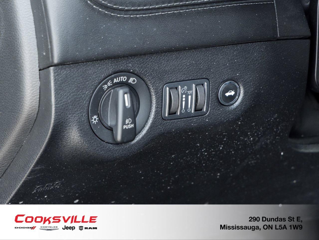 2023 Dodge Charger SXT AWD Photo