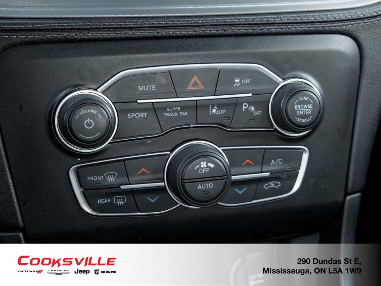 2023 Dodge Charger SXT AWD Photo