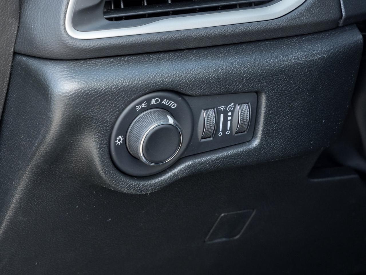 2026 Chrysler Grand Caravan SXT Photo