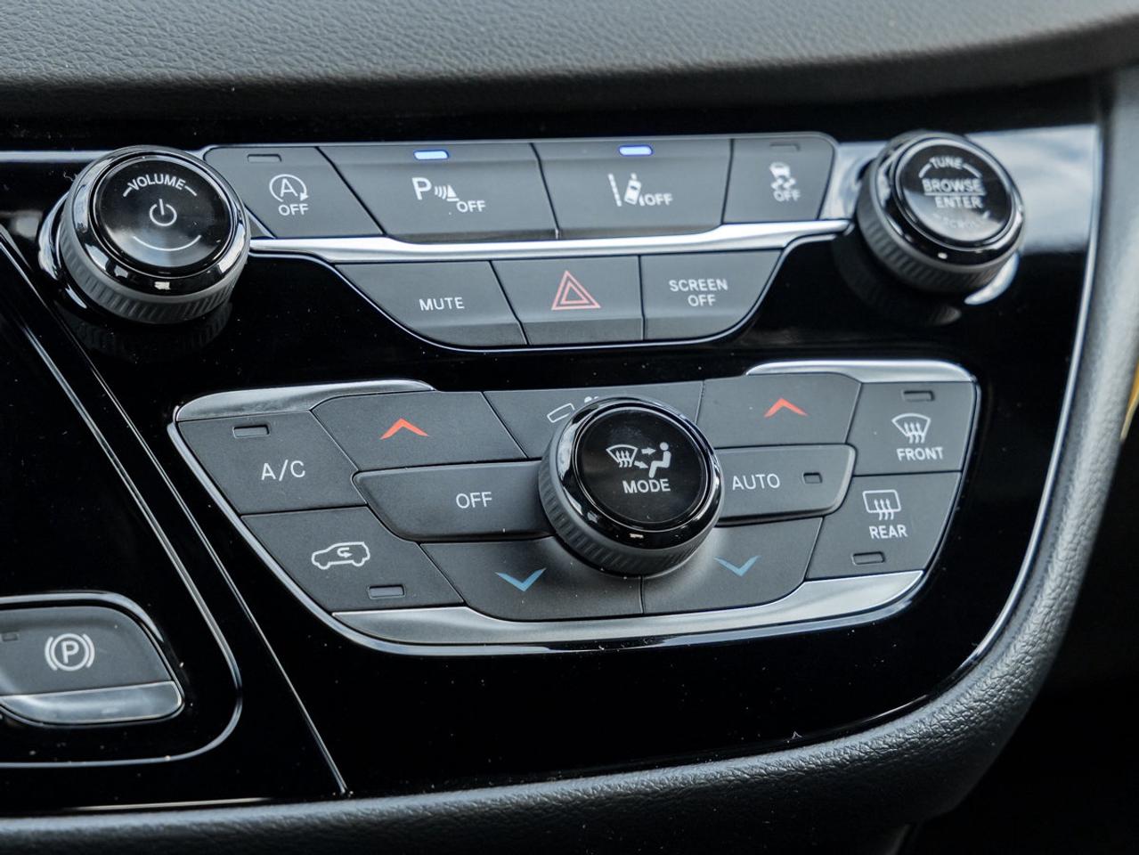 2026 Chrysler Grand Caravan SXT Photo