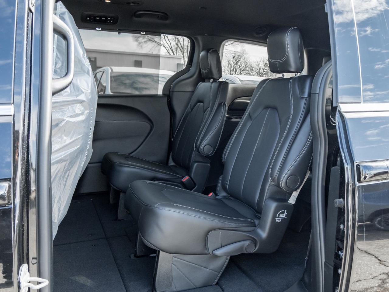 2026 Chrysler Grand Caravan SXT Photo