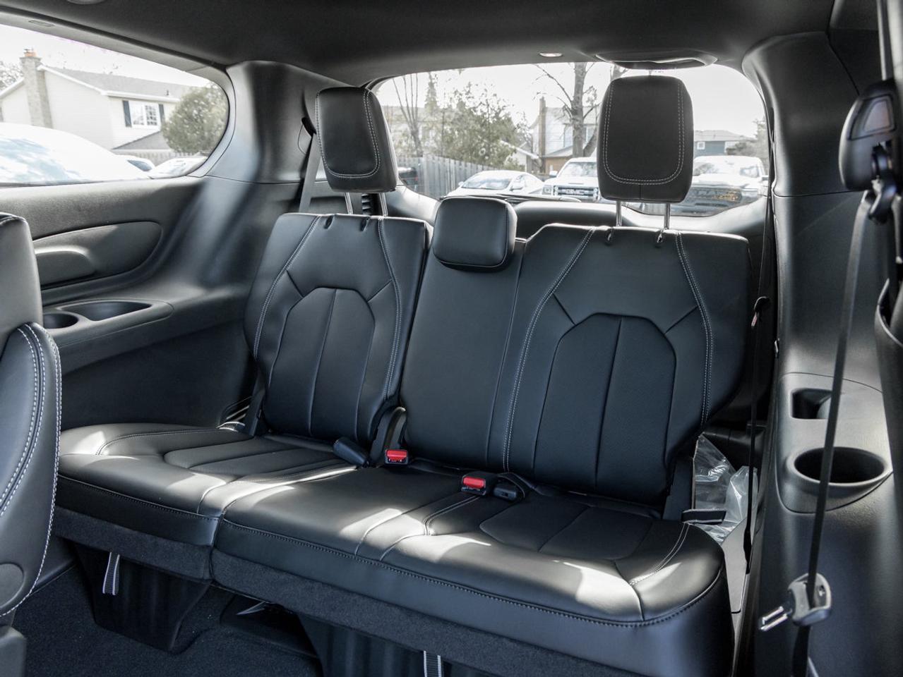 2026 Chrysler Grand Caravan SXT Photo