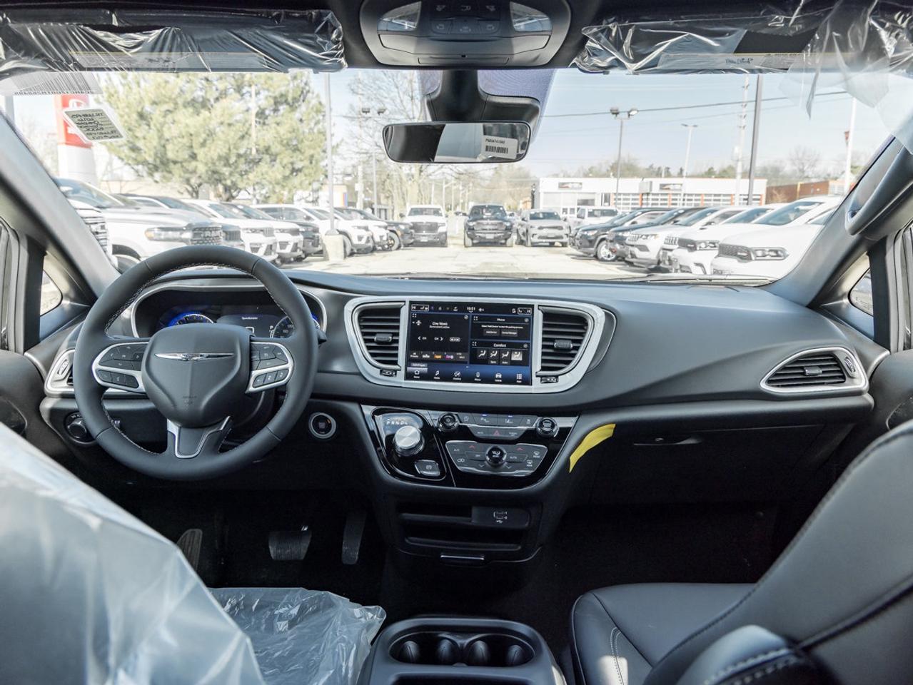 2026 Chrysler Grand Caravan SXT Photo