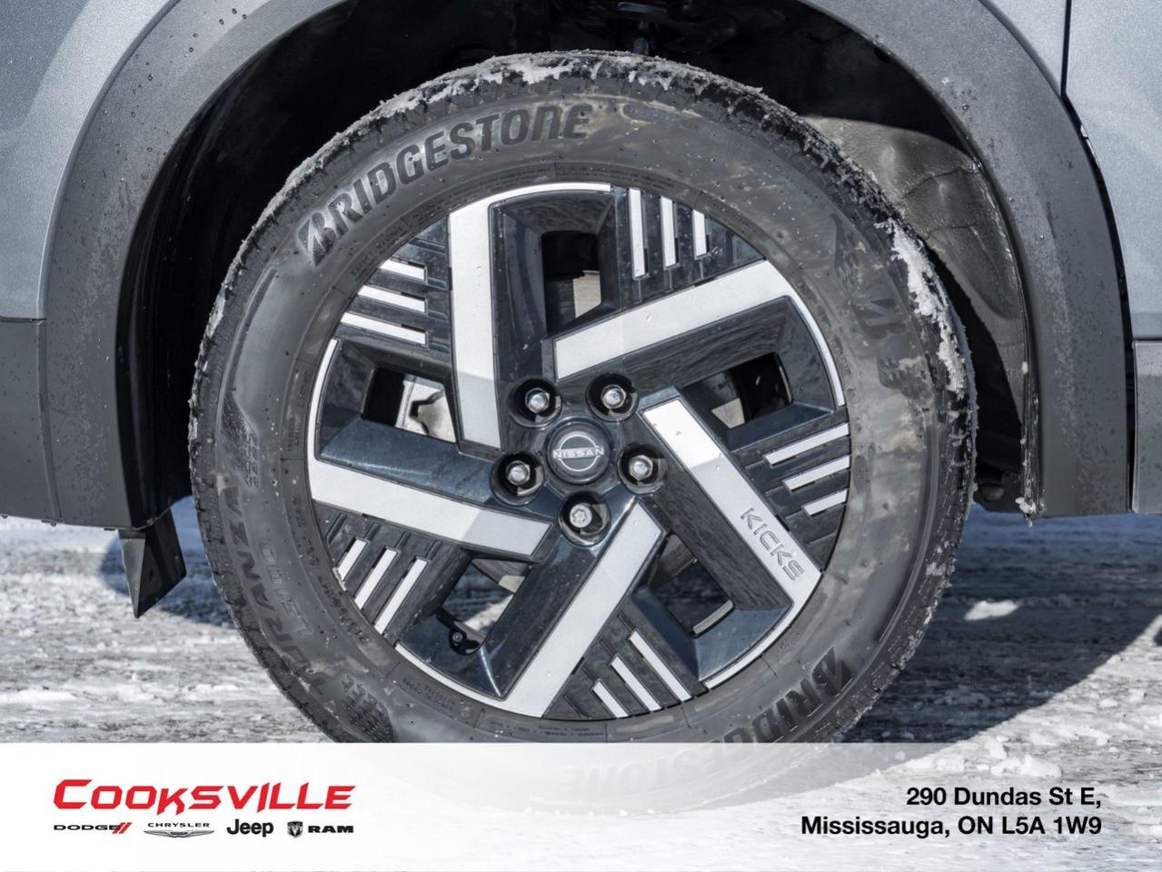 2025 Nissan Kicks Play SV FWD Photo3