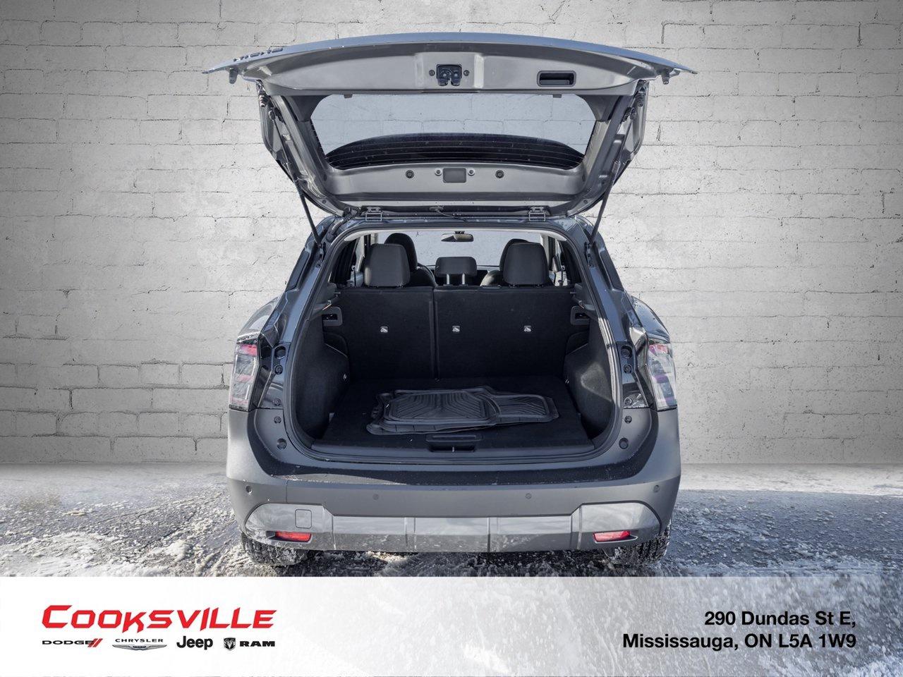 2025 Nissan Kicks Play SV FWD Photo