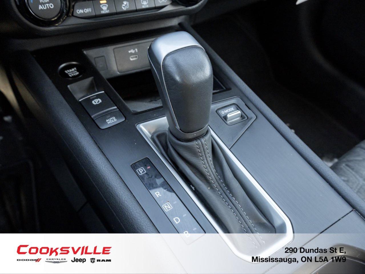 2025 Nissan Kicks Play SV FWD Photo